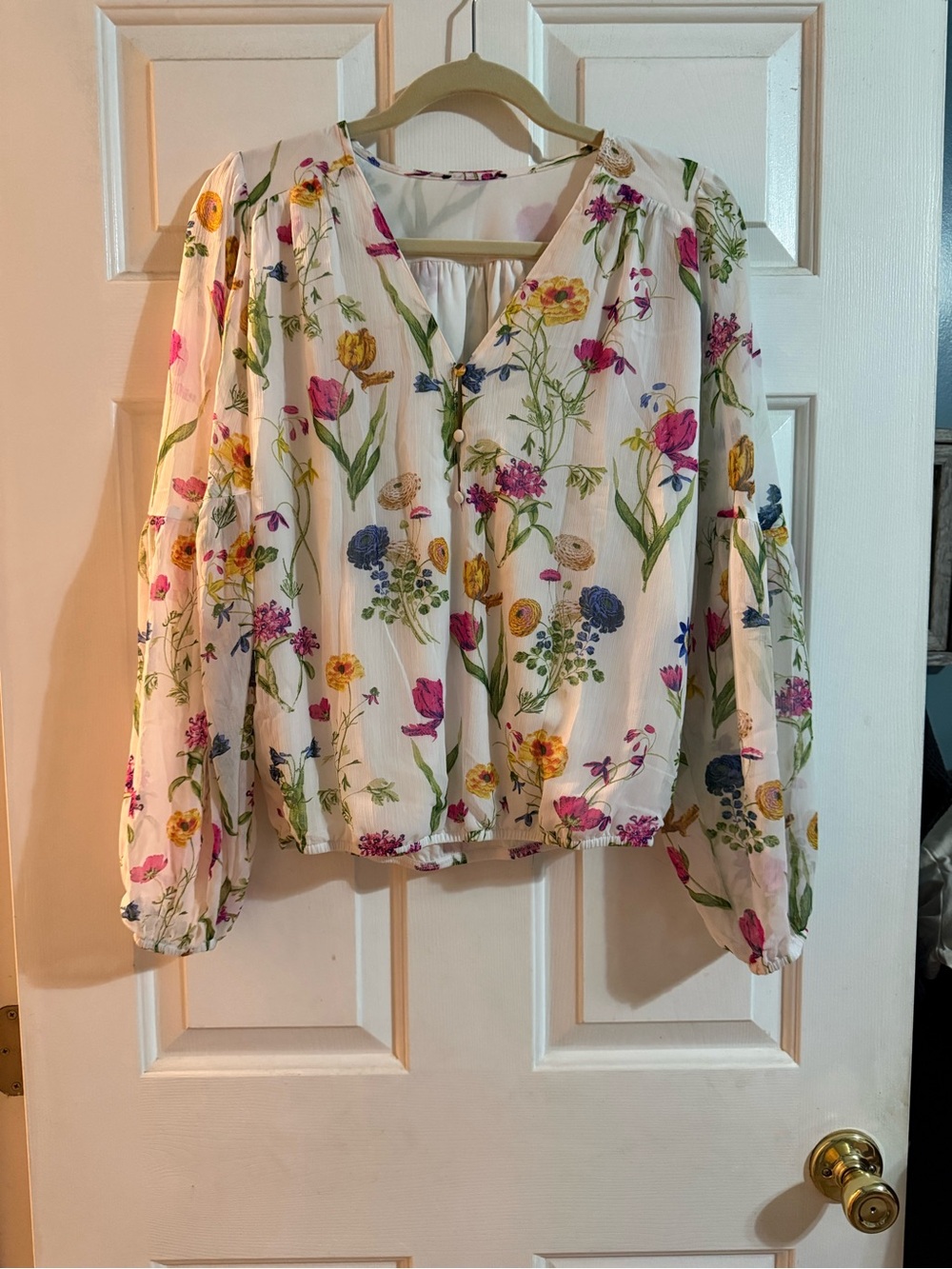 Women’s Floral Split-Neck Long Sleeve Top - White
